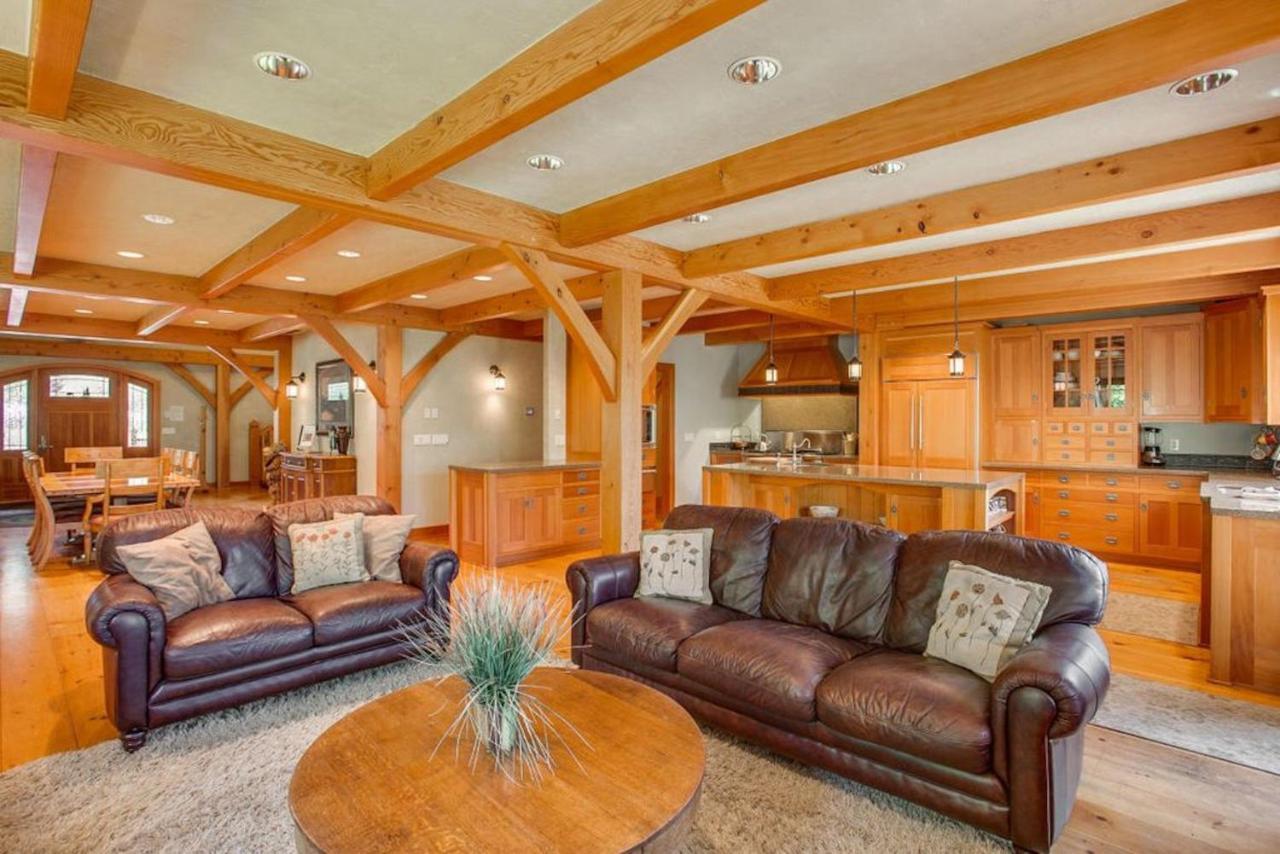 Snowgrass Lodge - River, Mountain Views & Hot Tub Leavenworth Exterior photo